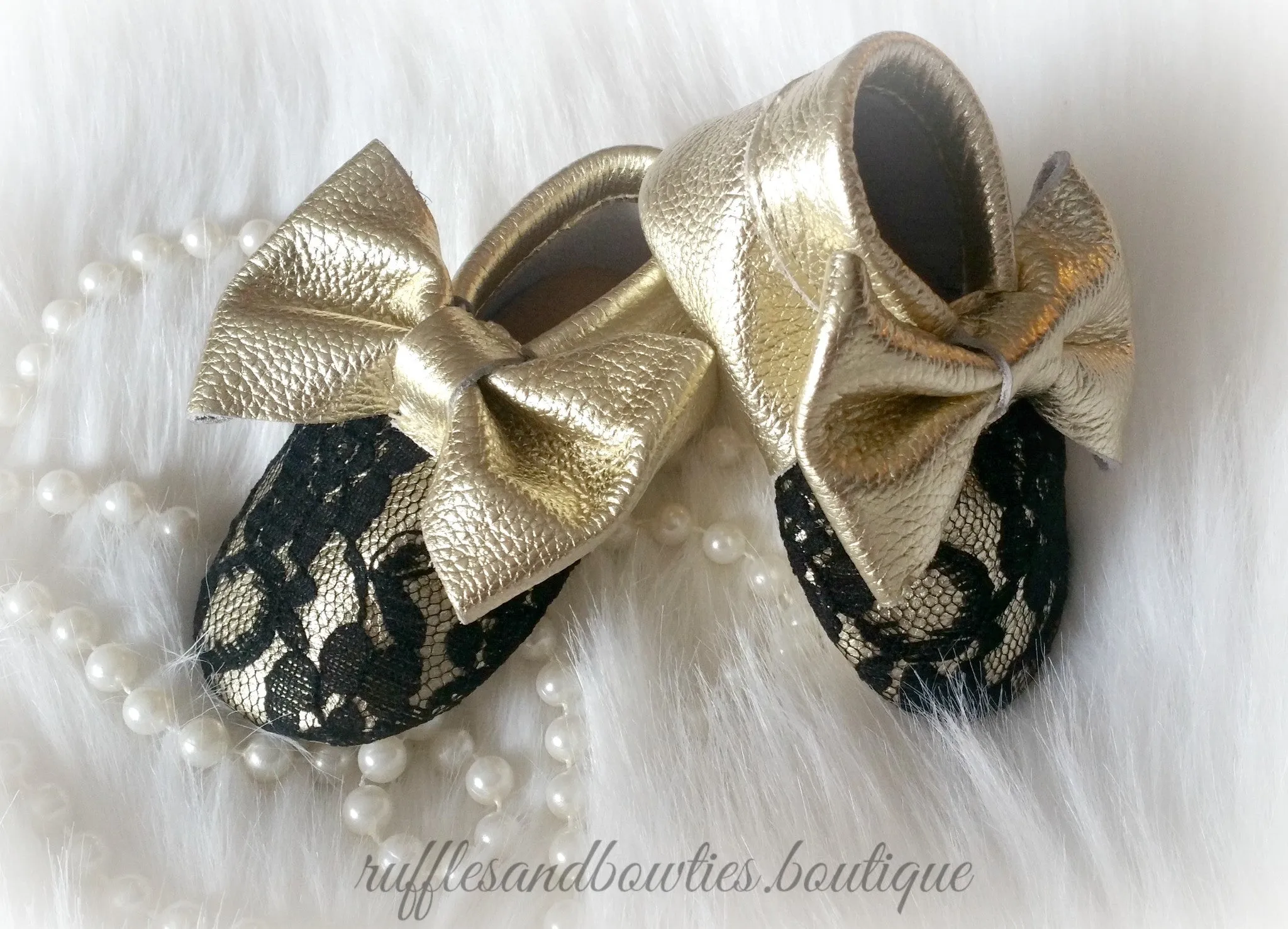 Baby Girl Lace leather Moccasins - Gold with Black Lace Big Bow Leather Baby Moccasins - Baby Girl Moccasins - Bow Moccasins - Gold Bow Moccasins  - Soft Shoes - Lace Moccasins