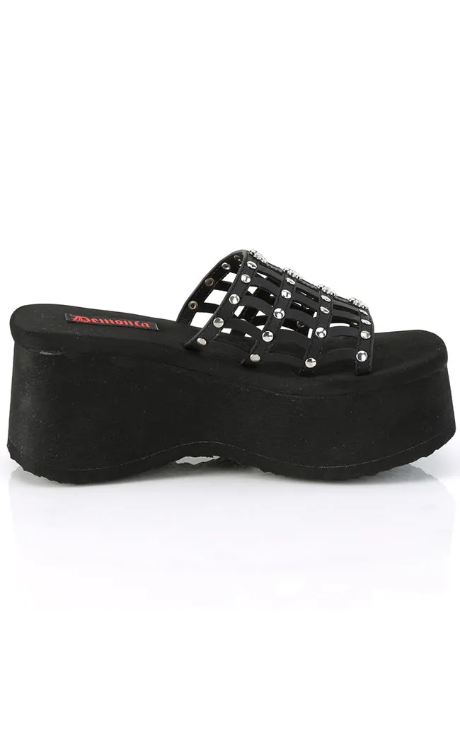 FUNN-13 Black Spiderweb Platform Sandals