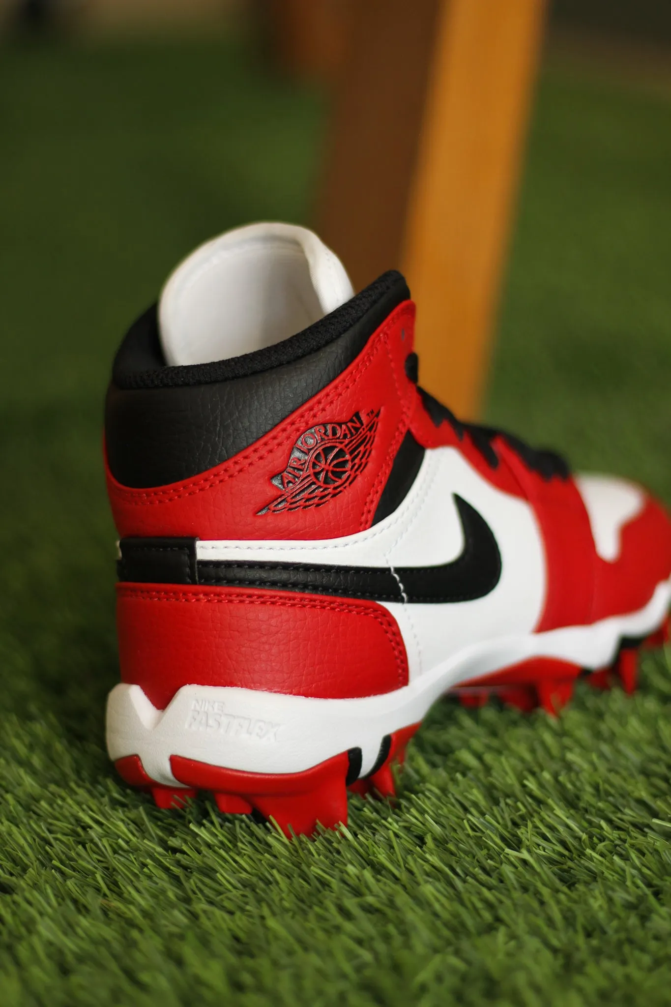 JORDAN 1 MID YOUTH CLEAT (GS) "GYM RED"