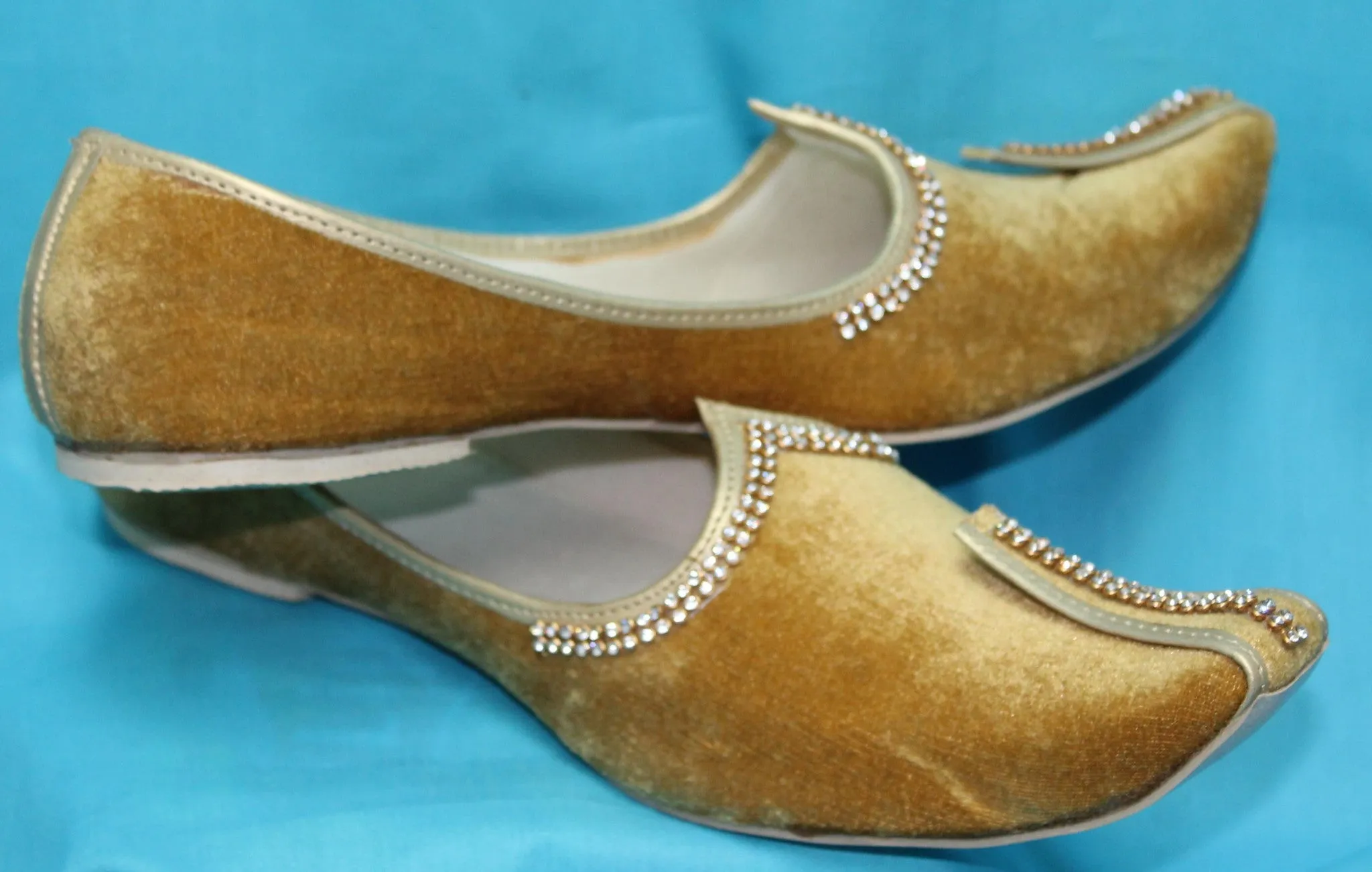 Mojari 5589 Golden Indian Juti Jooti Ballet Flat Saleem Shahi Khussa Shieno Sari