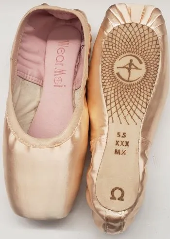 Omega Medium -- Women's Pointe Shoe -- Salmon Pink