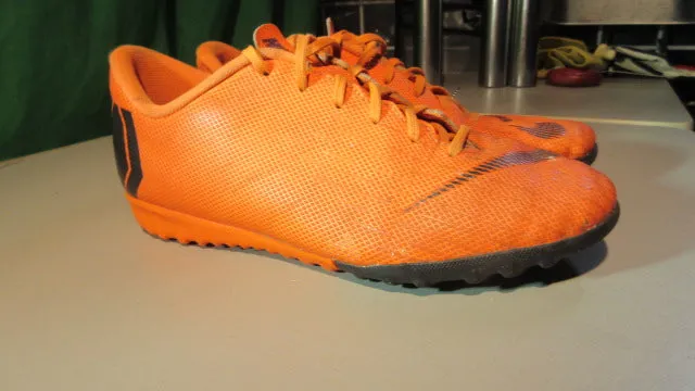 Used Nike MercurialX VaporX 12 Club TF 'Total Orange' Indoor Soccer Cleats Y5