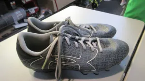 Used Under Armour Soccer Cleats Size 5