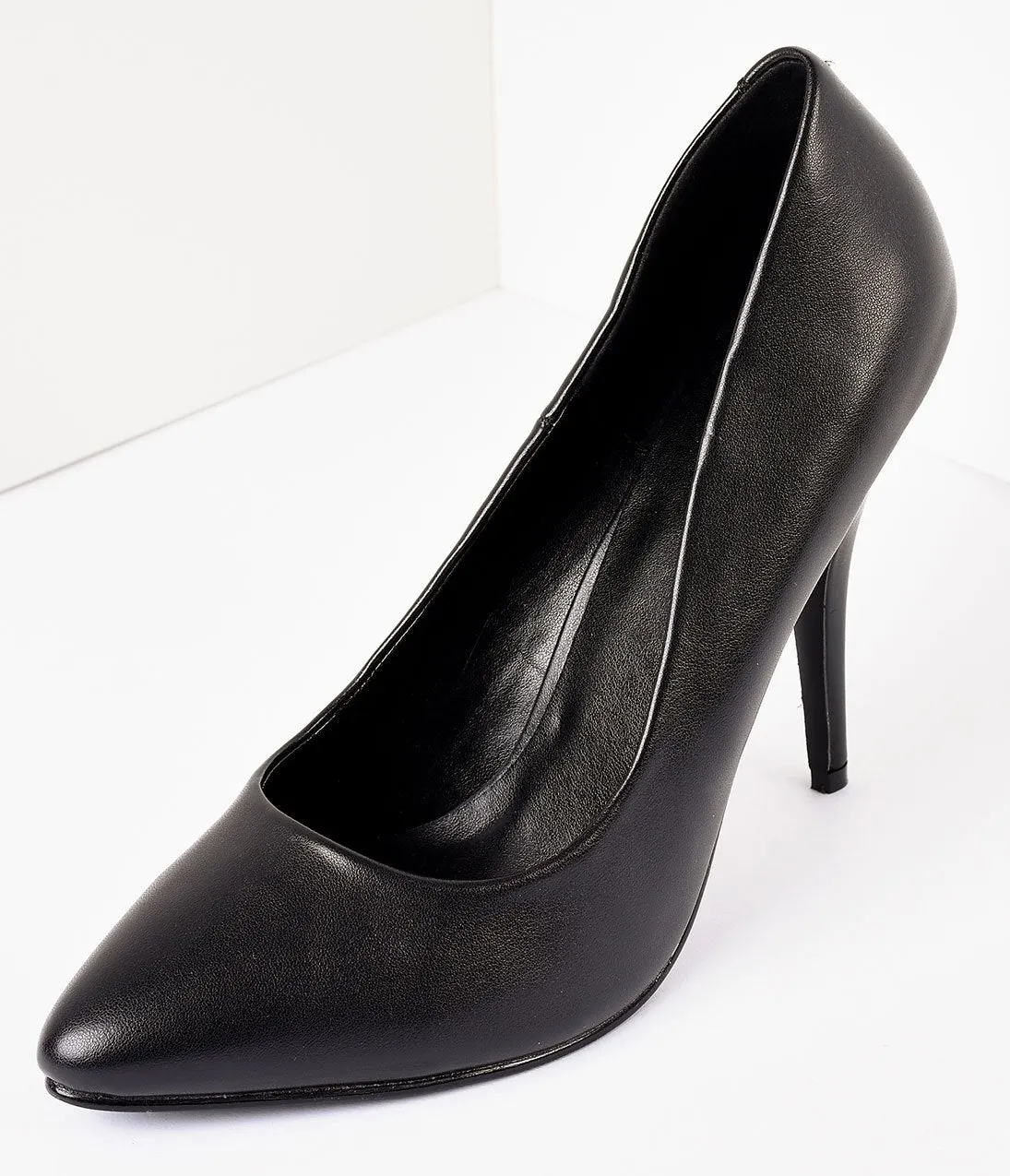 Vintage Style Black Leatherette Seduce Pumps