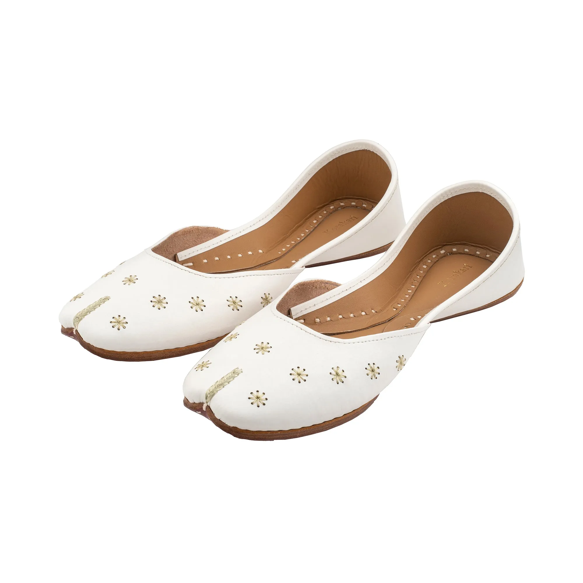 White Vanilla Women's Kolhapuri Leather Jutti