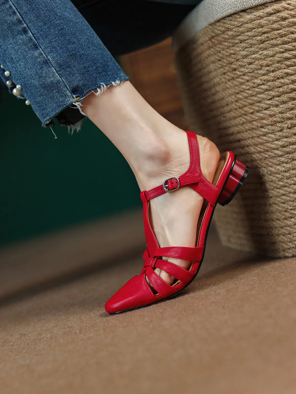 Women's Solid Color Pointed Toe Leather Flat Sandals